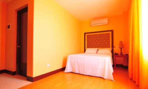 Eva's Hotel Kidapawan - Housity