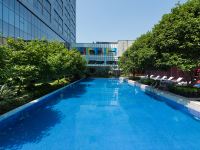 上海证大美爵酒店 - 室外游泳池