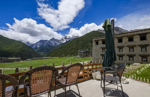 稻城亞丁扎西卓姆酒店