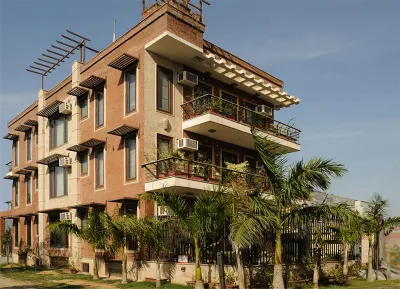 Redbrick Villa Hotels near Duke Horse Riding Club