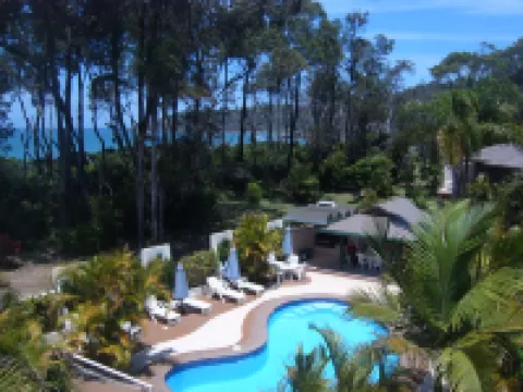 Smugglers on the Beach Hotels in Korora
