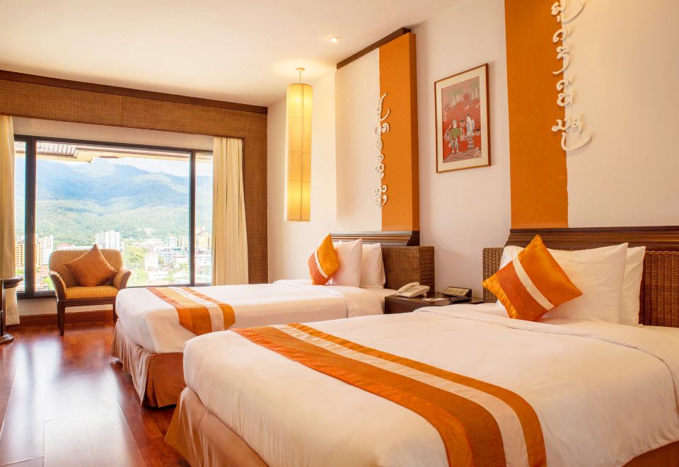 트레블로지 님만 야경