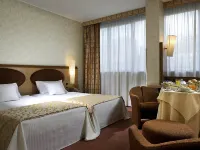 Mercure Roma West Hotels near La Saliera