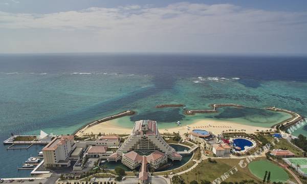 Sheraton Okinawa Sunmarina Resort