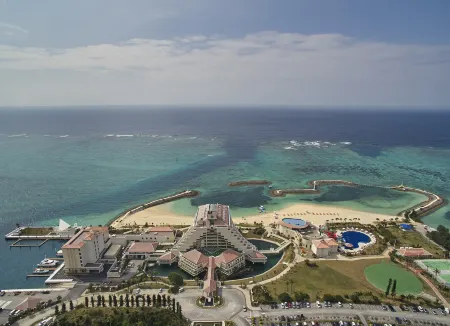 Sheraton Okinawa Sunmarina Resort Отели рядом с достопримечательностью «National Institute of Information and Communications Technology Okinawa Electromagnetic Wave Technol»