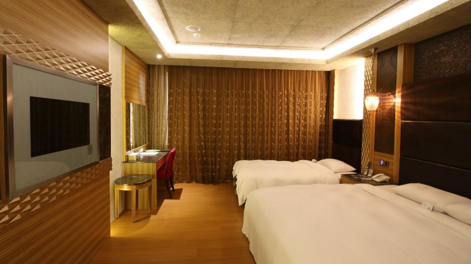 R7 Eco Hotel