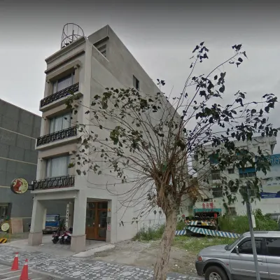 Little Squirrel B&B Hotels near Beipu Train Station
