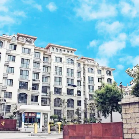 1 Minute Seaview Apartment Отели рядом с достопримечательностью «Пляж Голден-Бич»