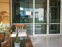 Thana Place Charunsanithwong 34 - Motels
