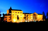 Yili Black Bee Manor Eco Hotel