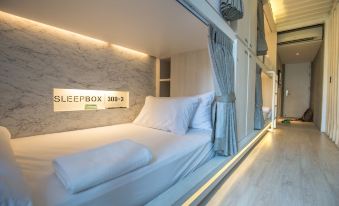 Sleep Box Sukhumvit 22