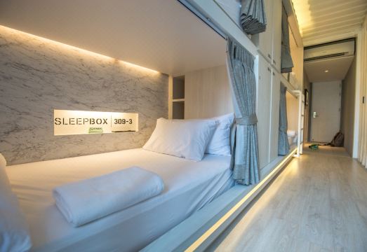 슬립박스 수쿰윗 22 호스텔 내부 공용공간 이미지