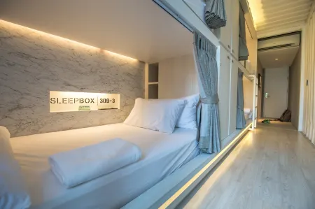 Sleep Box Sukhumvit 22