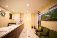 Dalian Yijia Theme Hotel