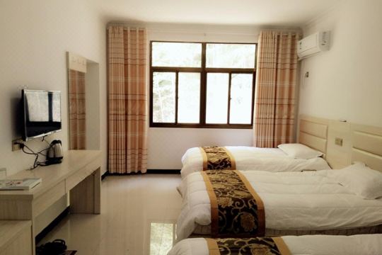 天柱山天然居农家乐