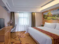 Vienna Hotel (Shenzhen Gushu Metro Station) Hotel dekat Bihai Bay Park