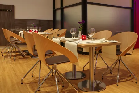 IntercityHotel Berlin Hauptbahnhof Отели рядом с достопримечательностью «Берлинская высшая техническая школа»