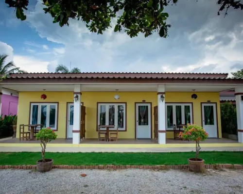 Aob-Oun Homestay Hotels near Pete Maze