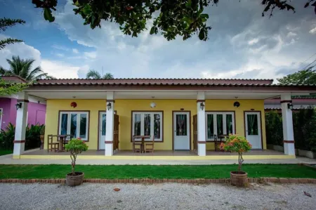 Aob-Oun Homestay Отели в г. Пак-Чонг