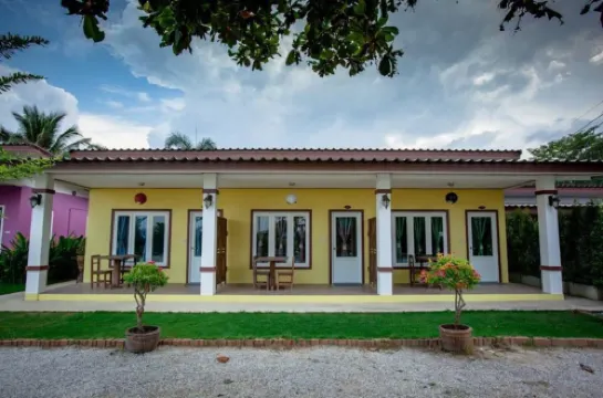 โอบอุ่นโฮมสเตย์