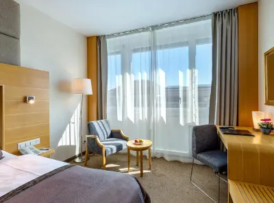 Continental Hotel Lausanne Hotels near Horloge de la Palud