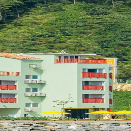 Geoje Beach House Отели рядом с достопримечательностью «Тематический бамбуковый парк «Мэнджонджук»»