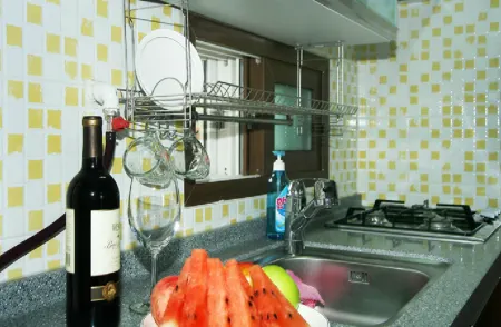 Tongyeong White Beach Pension Отели в г. Тхонъён