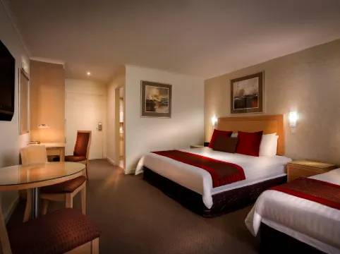 Best Western Plus Travel Inn Hotel