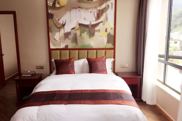 开业:2017若想要游览庆元,庆元菇城大酒店将会是一个不错的的住宿之选