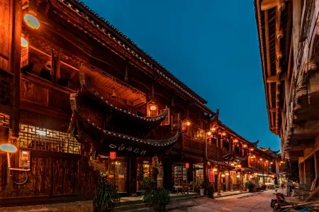 Baihe Wharf Inn Отели рядом с достопримечательностью «Tusi Palace»