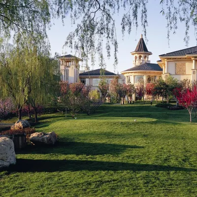Chateau Star River Beijing Hotels near Qingnianlu Station