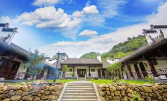 Qianxin Mountain Villa