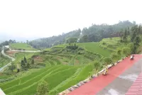 Xinhua Terrace Family Accommodation