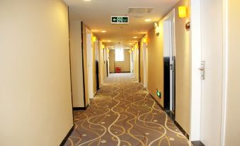 7 Days Premium Hotel (Haikou Riyue Square Duty Free Shop Wuzhishan Road Branch) - Housity