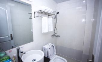 Hualian Express Hotel (Peking University Gate, Huangshan District)