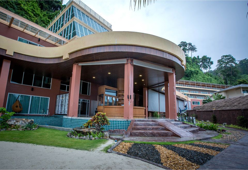 1. 피피 클리프 비..