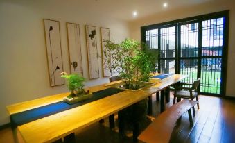 Ruyuan Boutique Hostel