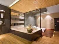 CD创意公寓(广州天河客运站店) - 水岸浴池大床房