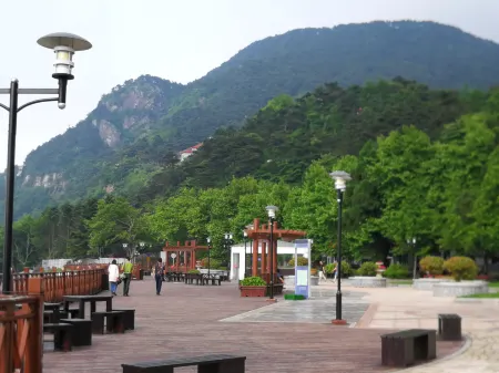 Jinling Hotel (Lushan Guling Street Garden Branch)