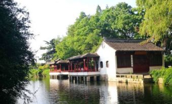 Ruiting Holiday Hotel (Suzhou Guanqian Humble Administrator's Garden)