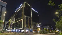 Atour Hotel (Fuzhou Sanfang Qixiang) Hotels near West Lake Park