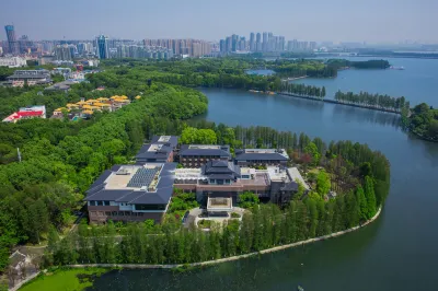 Cuiliu Hotel Отели рядом с достопримечательностью «Пассажирская станция Long Road, озеро Цуйчунь»