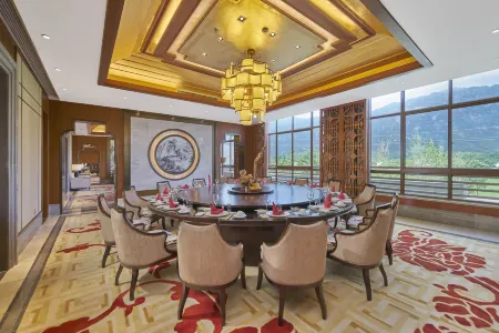 ARCADIA Hotel Qing YANG Отели в г. Цинъянь