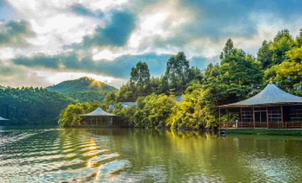 Longmen Shuidu Yangxin Valley Hot Spring Hotel