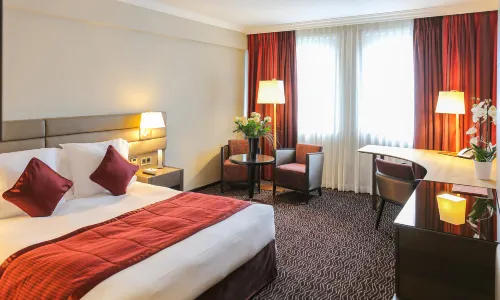 แอลรอยัลโฮเทลส์แอนด์รีสอร์ท