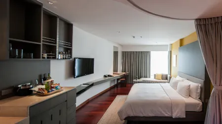 LiT BANGKOK Hotel
