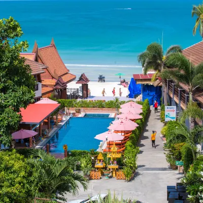 Sunrise Resort- Koh Phangan Отели рядом с достопримечательностью «Пляж Хадрин»