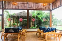 Lake Hotel - พร้อมอาหารเช้า