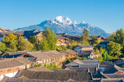 Lijiang Ancient City Meets Jiaren · White Horse Light Luxury · Snow Mountain View Homestay Hotel in zona Wangu Pavilion