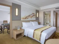 New World International Hotel Hotel dekat Yongji Eco-garden
